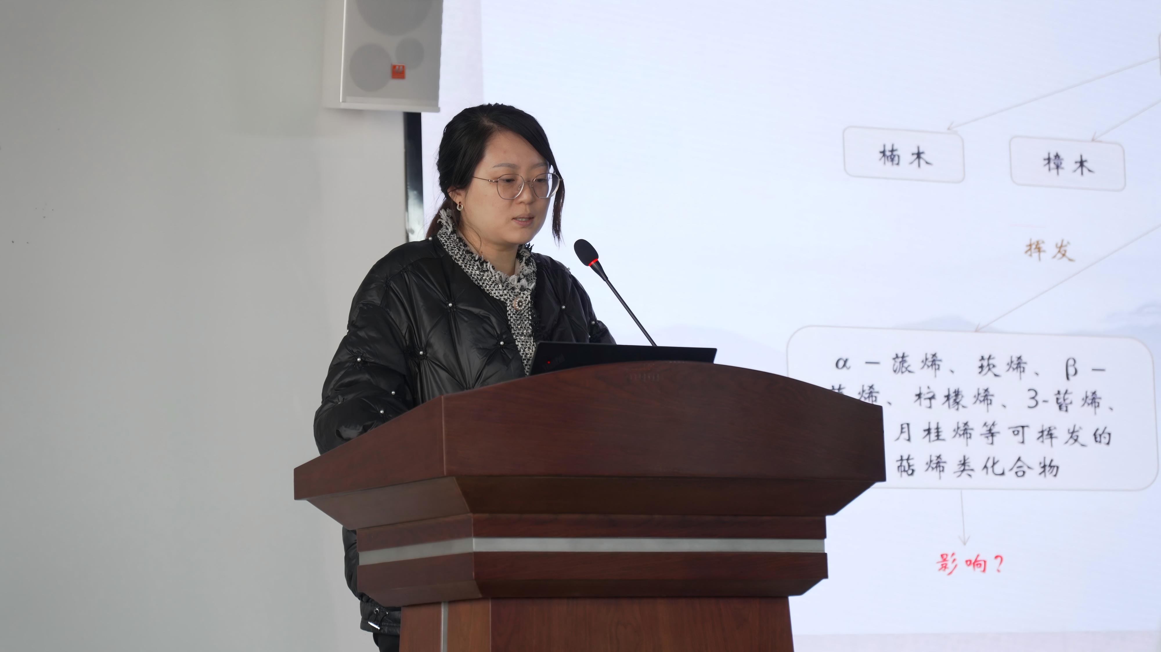 李晶.JPG